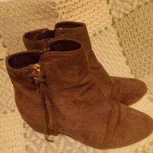 Nature Breeze women's boots.